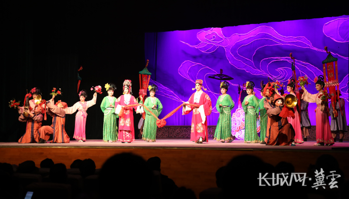 河北梆子《钟馗》第七场“送妹”。长城网·冀云客户端记者 王璇 摄