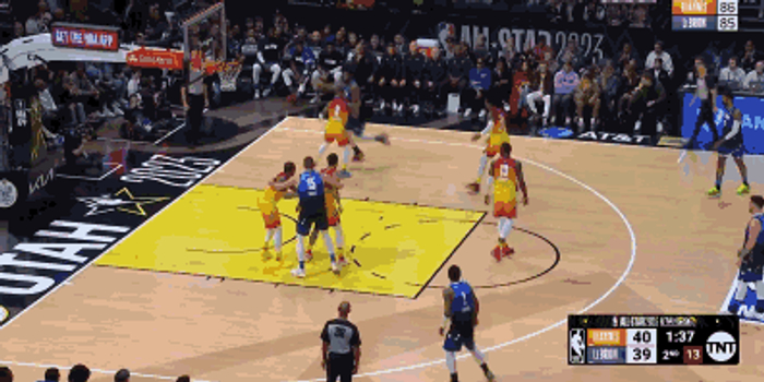 数据互爆却难掩胜负之别