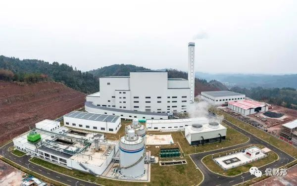 （吉首市河溪镇垃圾焚烧发电项目总投资5.65亿元，年处理垃圾量36.5万吨。通讯员 摄）