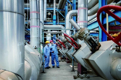 针对制氢装置围绕氮氧化物（NOX）排放开展攻关。通讯员 李树鹏 摄