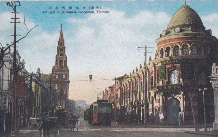 老明信片中左侧的中原公司（今百货大楼）