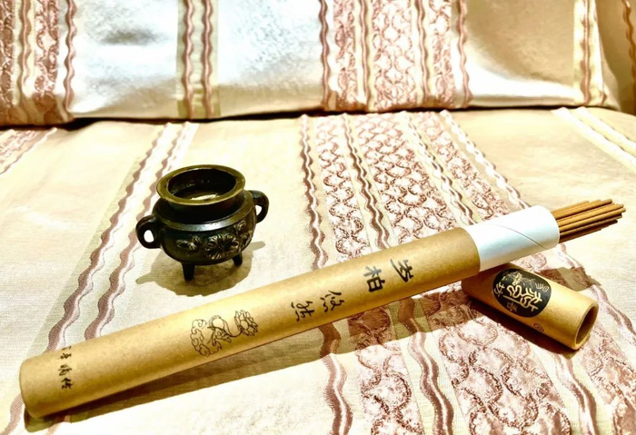 　　图 | 焚香可净化室内空气