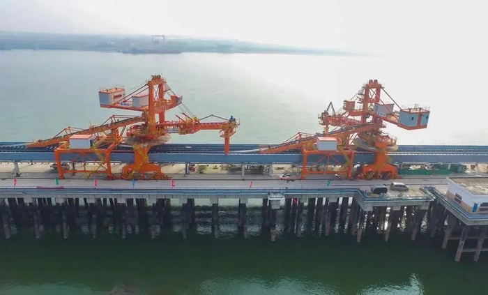 荆州煤炭铁水联运储配基地一期工程项目。黄志刚 摄