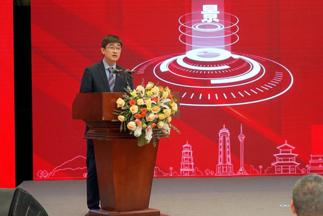 ▲苏宁易购集团西区管理中心执行总裁卞杨雨