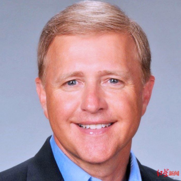 ↑克林顿的前高级顾问马克·米德尔顿