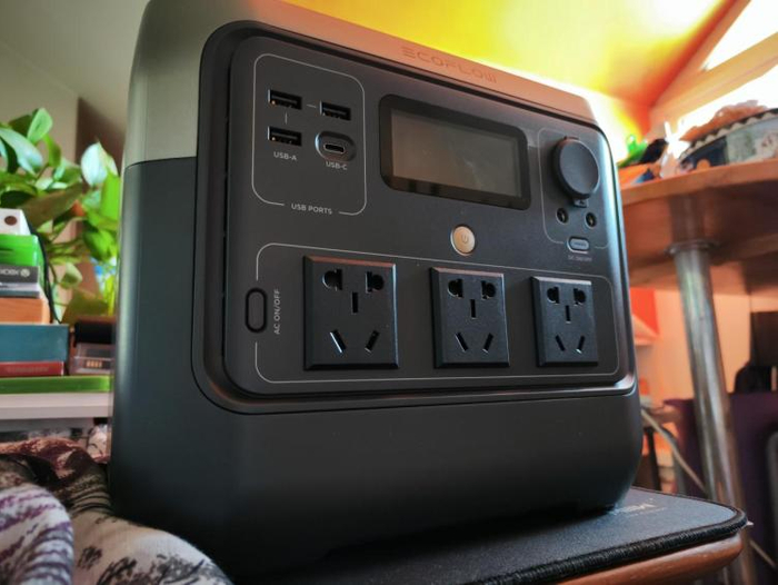 户外电源特别适合做“电源暂存器” 图源：品玩lzh摄