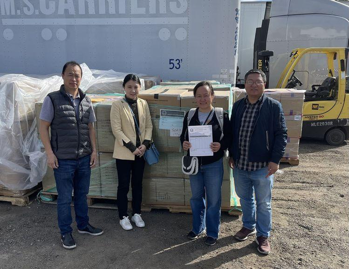 　　左一张健，左二孙淑婷，右一吴东权，右二是活动全程记录者王爱萍