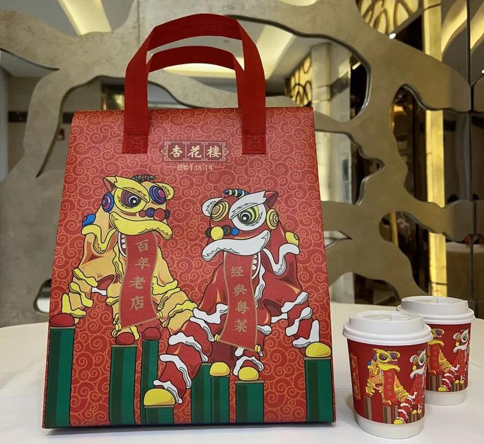 外卖包装上的醒狮图案很“老广”