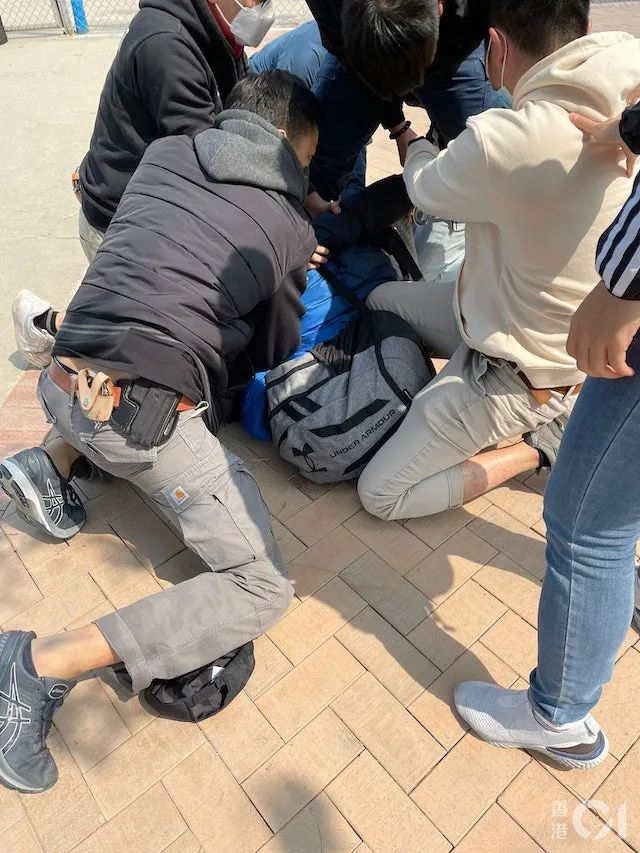 2月25日,邝港智准备逃跑时被捕。