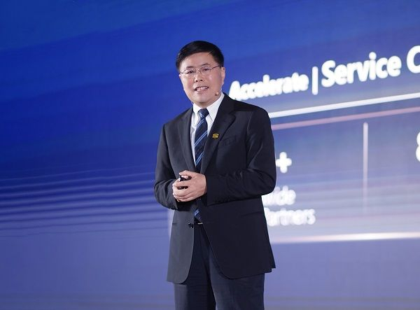 　　新华三集团联席总裁、国际业务部总裁黄智辉