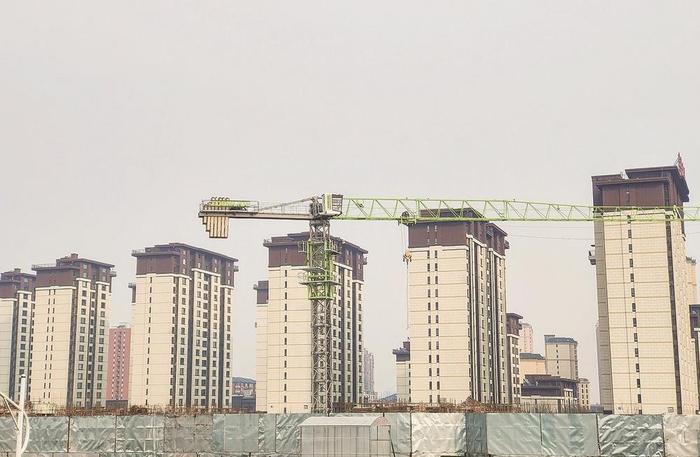         建设中的新楼盘。 本报记者 张北男 摄