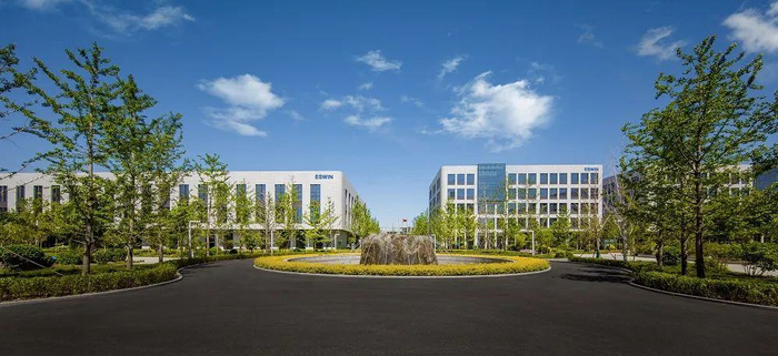 图注：奕斯伟集团总部&奕斯伟计算总部、技术研发与测试中心