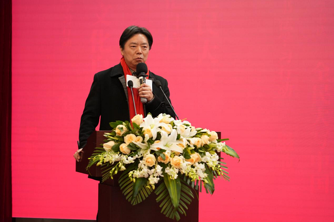 　　中国书法院院长管峻