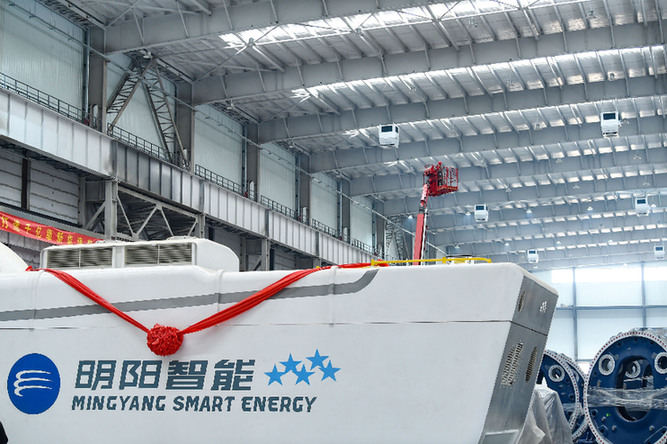 　　2月13日拍摄的建设中的内蒙古包头市明阳新能源装备智能制造产业园。 新华社记者　贝赫　摄