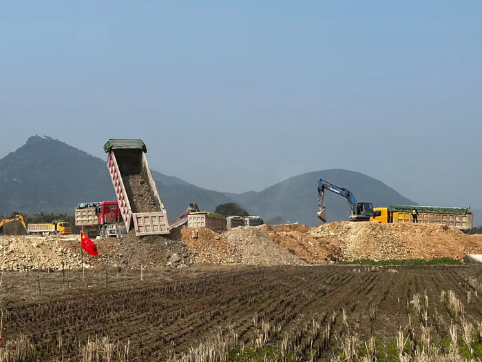 比亚迪动力电池基地施工现场。时代财经摄