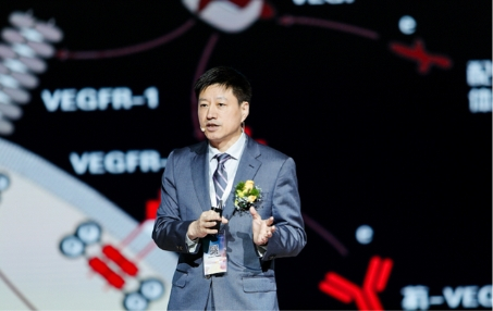 　　历时12年,李进教授研发的呋喹替尼,成为首个登上《JAMA》杂志的中国原创新药。健康时报网 图