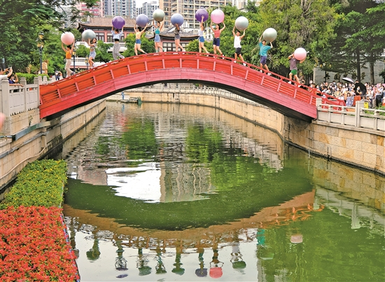 永庆坊融合了传统与潮流元素