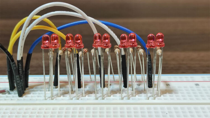 图7.2 10个LED