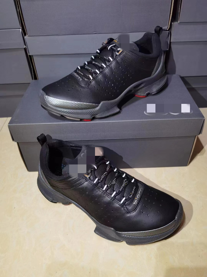 ▲发货前的鞋子和鞋盒 受访者供图