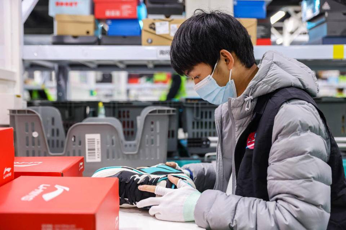 从上海市标准化试点到首个国家级标准化试点，得物App鉴别助力提振消费信心