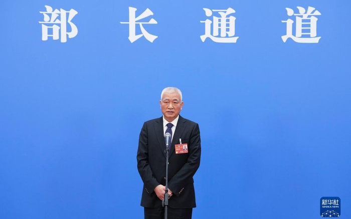 ▲3月5日，科学技术部部长王志刚在首场“部长通道”采访活动中接受媒体采访。图/新华社