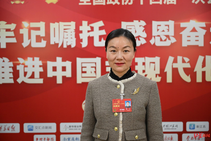 ↑全国人大代表魏巧