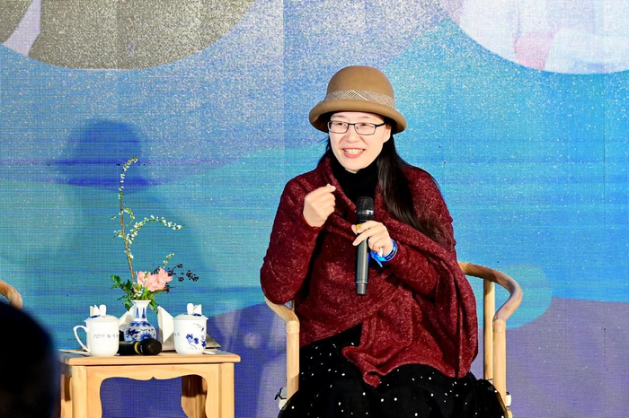 　　中国食品安全网茶安中心主任、《茶源地理》主编、茶道新生活创始人吴垠发言