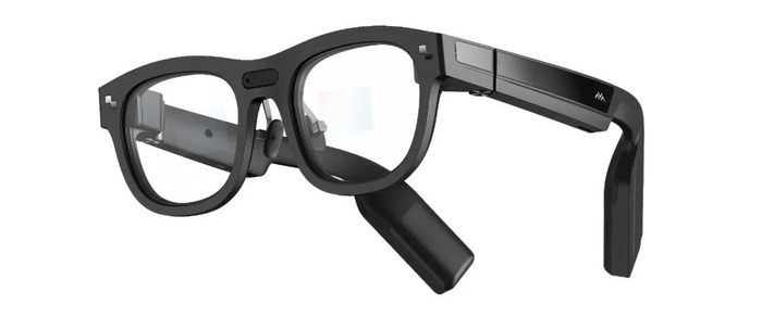 雷鸟创新研发的雷鸟X2消费级AR眼镜