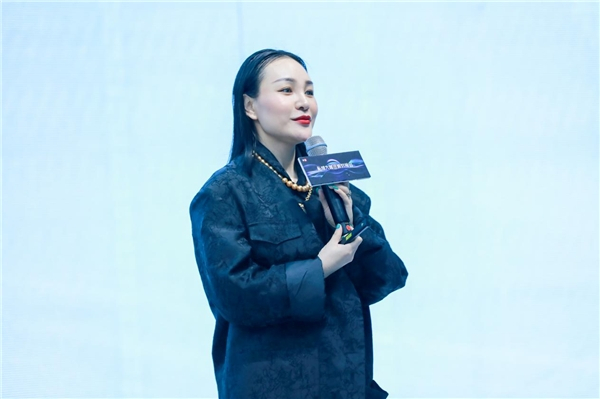 　　图:端爷大气创始人兼主播---端爷