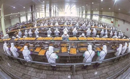 西洞庭管理区农产品深加工延长了产业链条。（西洞庭融媒体中心供图）