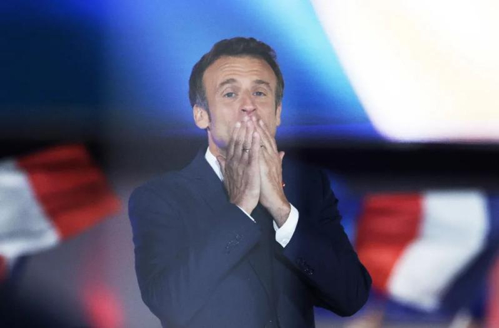 ▲资料图片：2022年4月24日，法国现任总统马克龙在巴黎出席选举后的庆祝集会。新华社发