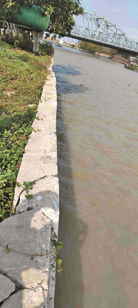 被损毁堤段（受访者供图）