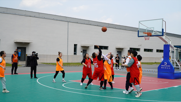 　　德科斯米尔本溪工厂工会第六届篮球赛