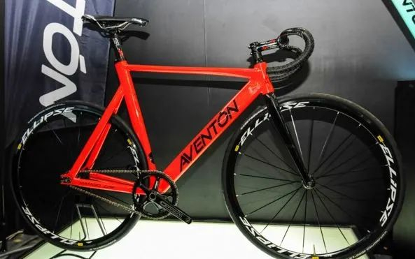 Aventon 的「死飞」车型 | 图片来源：自行车网