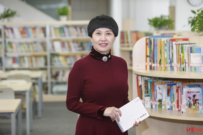 ↑全国人大代表，谢家湾教育集团党委书记、总校长刘希娅。受访者供图