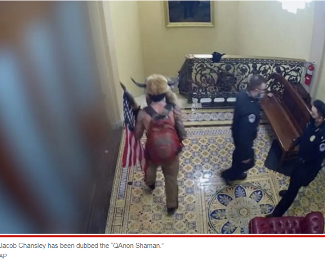 监控录像截图 图源：美媒