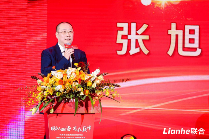 　　银科瑞创董事长张旭