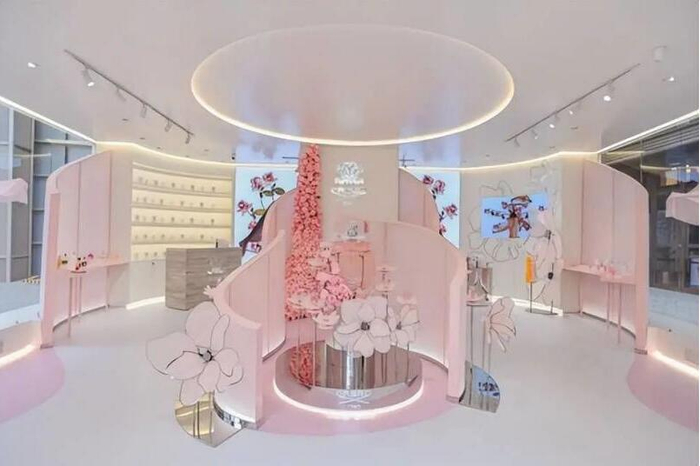 　　上海新天地恺芮得CREED「曼舞风吟」香氛快闪店