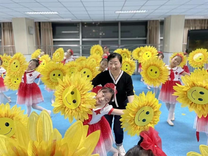 密云区青少年宫社团办主任姜华