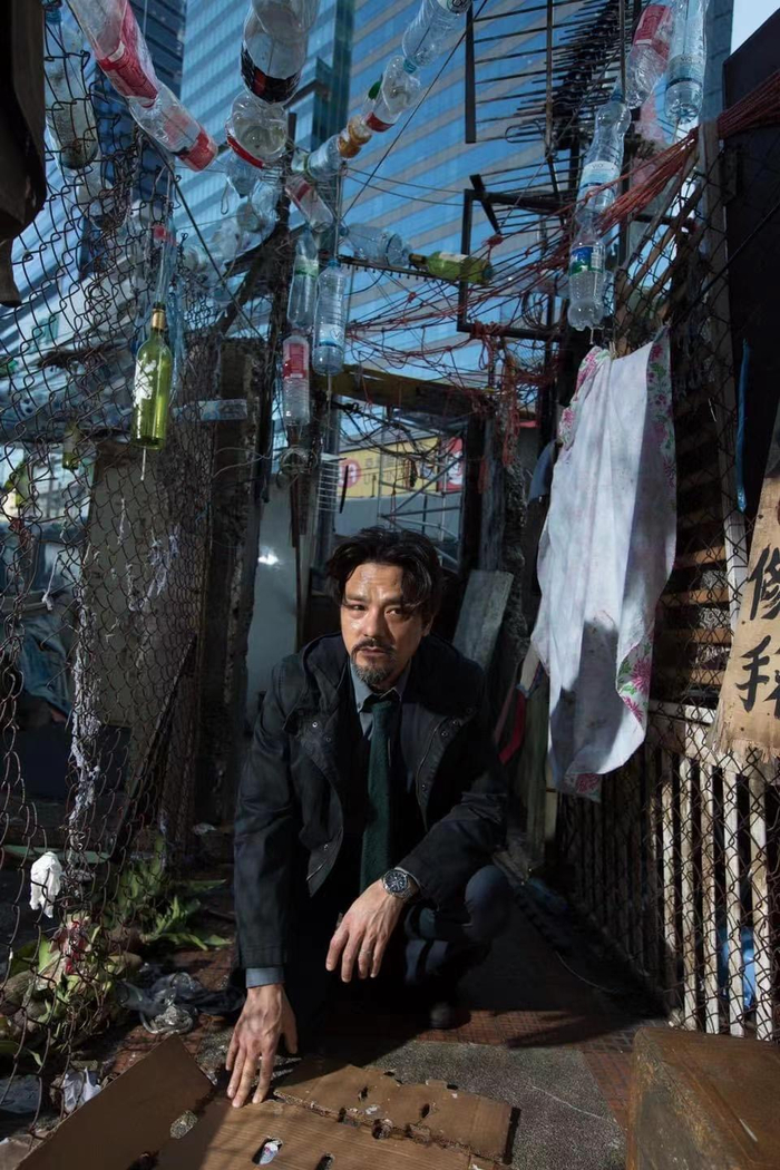 电影《智齿》的大部分场景是在垃圾堆里拍摄完成的。