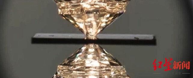 　↑压该材料的两块金刚石砧，制造超导需要的高压环境