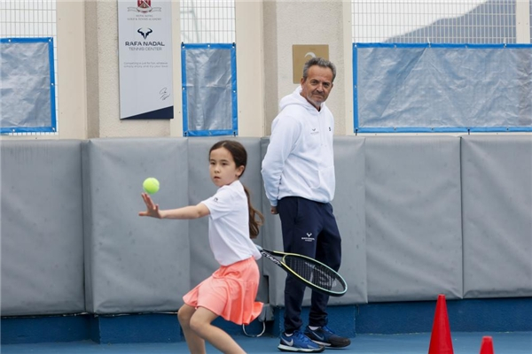 　　拿度“大使”访港指导香港网球新星并表示 : “港产球手有能力打入ATP!”