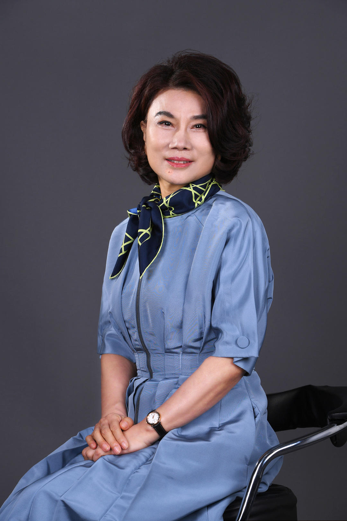 ↑全国人大代表、格力电器董事长兼总裁董明珠