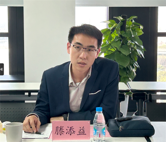 　　中汽协数据分会执行秘书长滕添益发言