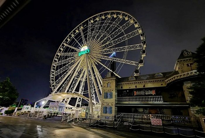 ▲ 疫情期间空无一人的河滨码头夜市。图 / 受访者提供