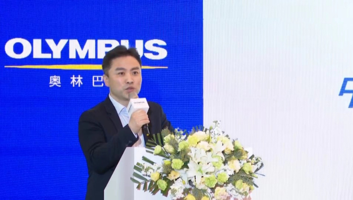 　　北京大学第一医院内镜中心主任戎龙 致辞