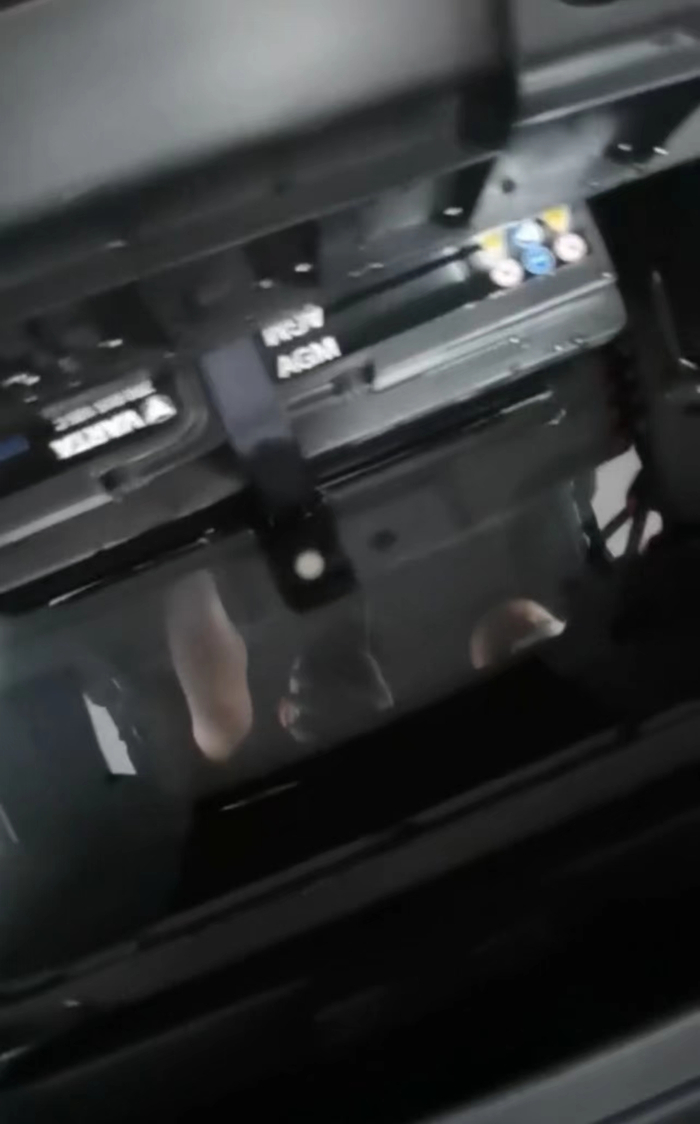 电池泡水损坏。图片来源：受访者供图