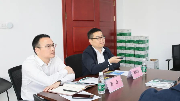 　　△空净视界总经理郑明波会上发言