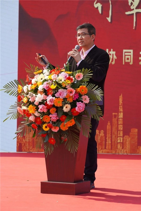 　　智慧灯杆产业联盟秘书长苏焕成