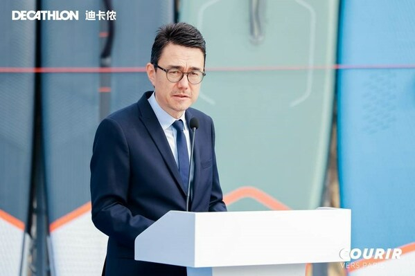 　　法国驻华大使馆文化教育合作参赞陆仁骏